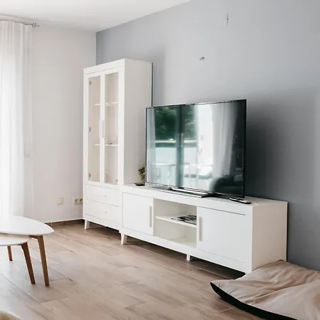 Hauzify I Arroyo Apartment